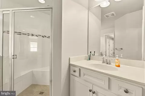 Bath - 12613 Macaulay St, Silver Spring, MD 20906 photo 4 of 4