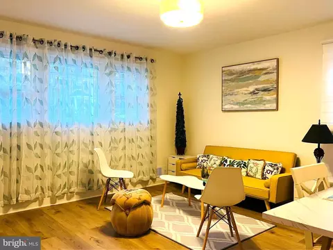 Living - 8802 2nd Ave, Silver Spring, MD 20910 photo 5 of 6