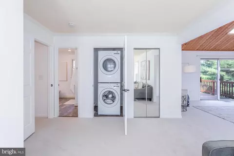 Entry Way - 16217 Whitehaven Rd, Silver Spring, MD 20906 photo 6 of 6