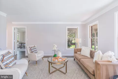 Living - 16217 Whitehaven Rd, Silver Spring, MD 20906 photo 1 of 2