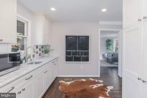 Entry Way - 16217 Whitehaven Rd, Silver Spring, MD 20906 photo 2 of 6