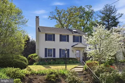 8512 Hazelwood Dr, Bethesda, MD 20814