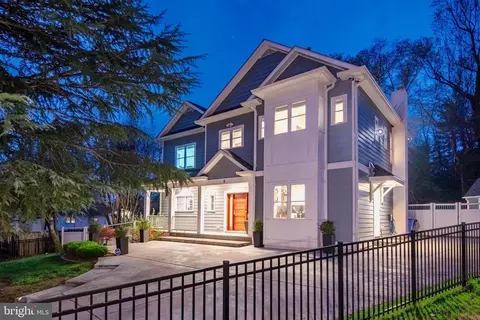 4 Orleans Ter, Kensington, MD 20895