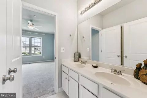 Bath - 1105 Verbena Ct, Silver Spring, MD 20906 photo 4 of 5