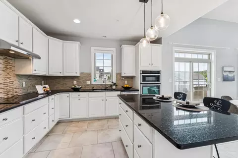Kitchen - 1105 Verbena Ct, Silver Spring, MD 20906 photo 3 of 4