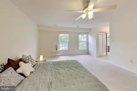 Bedroom - 2421 Pondside Ter, Silver Spring, MD 20906 photo 2 of 7