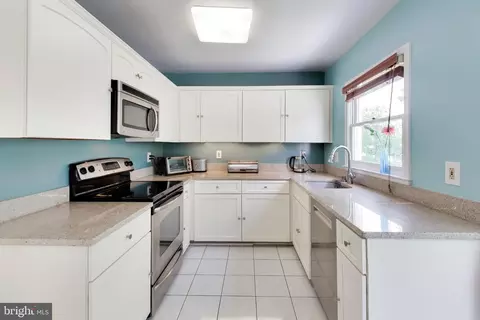 Kitchen - 2421 Pondside Ter, Silver Spring, MD 20906 photo 1 of 3