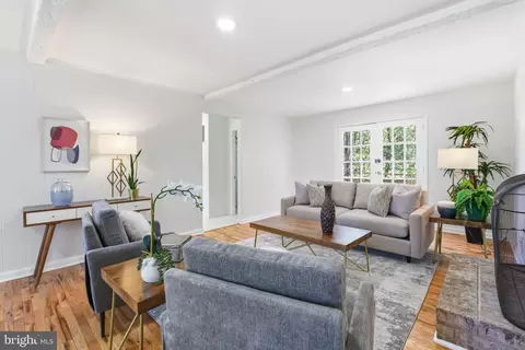 Living - 15101 Redgate Dr, Silver Spring, MD 20905 photo 4 of 6