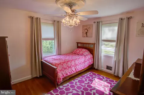 Bedroom - 10501 Glenhaven Dr, Silver Spring, MD 20902 photo 5 of 11