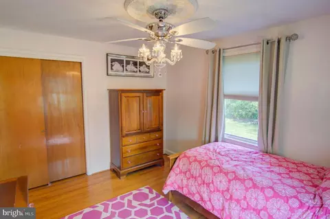 Bedroom - 10501 Glenhaven Dr, Silver Spring, MD 20902 photo 6 of 11