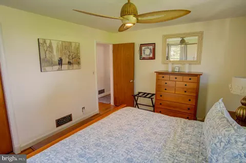 Bedroom - 10501 Glenhaven Dr, Silver Spring, MD 20902 photo 3 of 11