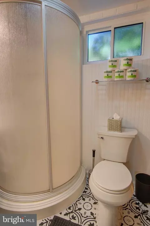 Bath - 10501 Glenhaven Dr, Silver Spring, MD 20902 photo 5 of 5