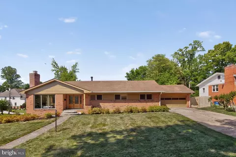 5800 Plainview Rd, Bethesda, MD 20817
