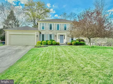 17205 Sandy Knoll Dr, Olney, MD 20832