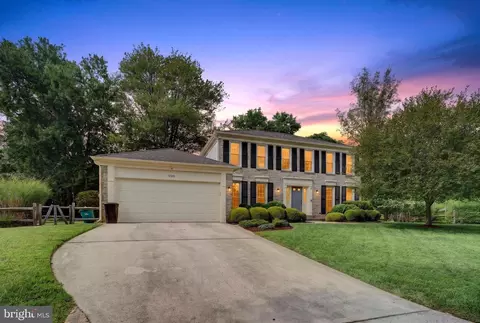 17205 Sandy Knoll Dr, Olney, MD 20832