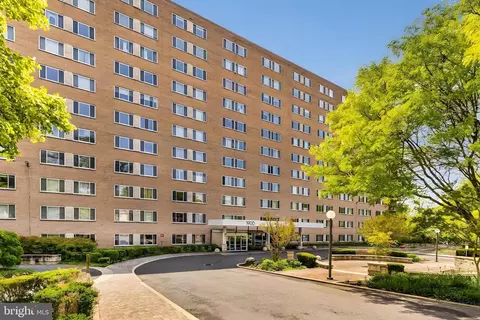 1900 Lyttonsville Rd #818, Silver Spring, MD 20910