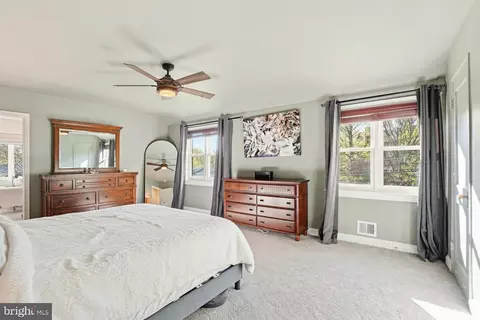Bedroom - 1303 Ballard St, Silver Spring, MD 20910 photo 4 of 8