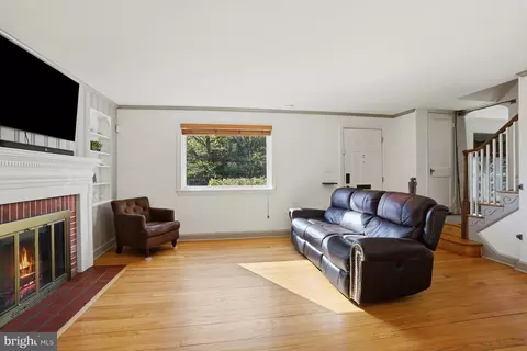 Living - 1303 Ballard St, Silver Spring, MD 20910 photo 2 of 3