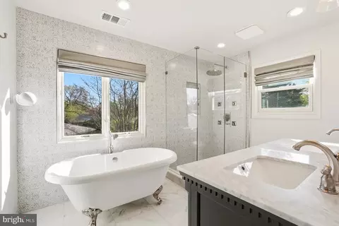 Bath - 1303 Ballard St, Silver Spring, MD 20910 photo 1 of 4