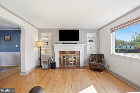 Living - 1303 Ballard St, Silver Spring, MD 20910 photo 1 of 3