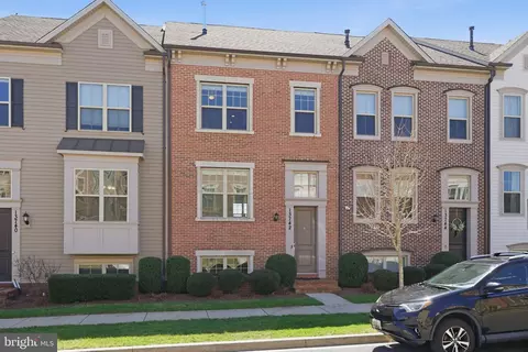 13742 Petrel St, Clarksburg, MD 20871