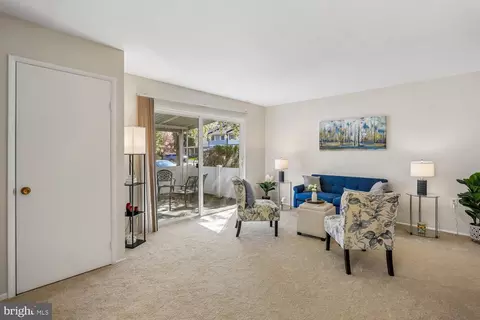 Living - 15020 Eardley Ct #281G, Silver Spring, MD 20906 photo 1 of 2