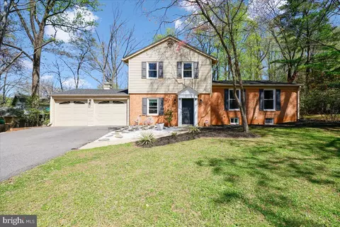 11117 Whisperwood Ln, North Bethesda, MD 20852