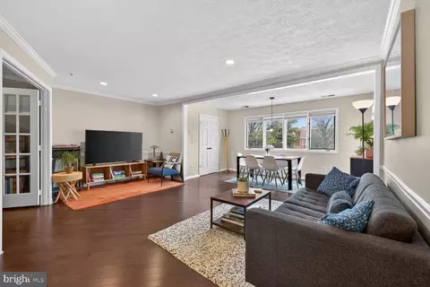 8 Russell Ave #206, Gaithersburg, MD 20877