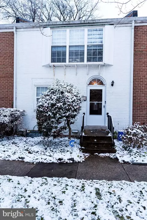 Exterior - 8902 16th St #8902, Silver Spring, MD 20910 photo 2 of 3