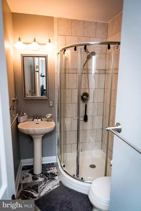 Bath - 8902 16th St #8902, Silver Spring, MD 20910 photo 4 of 4