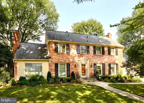 6933 Race Horse Ln, North Bethesda, MD 20852