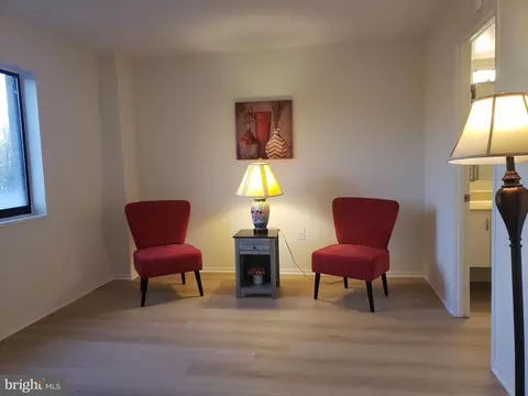 Living - 15115 Interlachen Dr #3-515, Silver Spring, MD 20906 photo 2 of 2