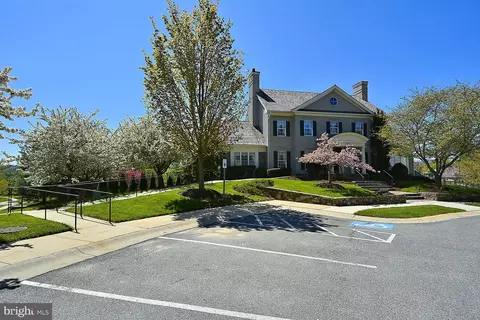 Exterior - 13236 Maplecrest Dr, Potomac, MD 20854 photo 8 of 9