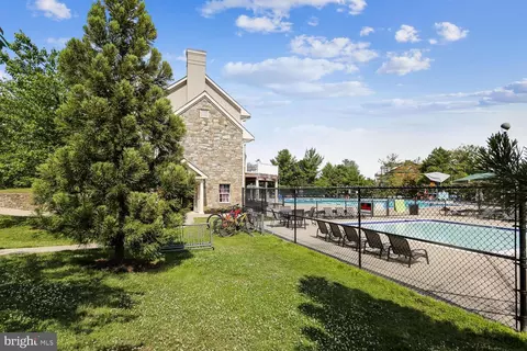 Exterior - 13236 Maplecrest Dr, Potomac, MD 20854 photo 9 of 9