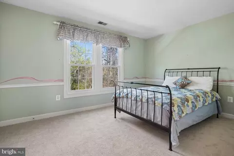 Bedroom - 13236 Maplecrest Dr, Potomac, MD 20854 photo 4 of 5