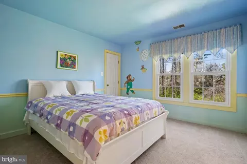 Bedroom - 13236 Maplecrest Dr, Potomac, MD 20854 photo 3 of 5
