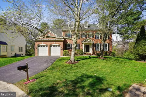 Exterior - 13236 Maplecrest Dr, Potomac, MD 20854 photo 2 of 9