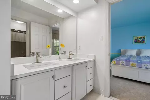 Bath - 13236 Maplecrest Dr, Potomac, MD 20854 photo 3 of 6