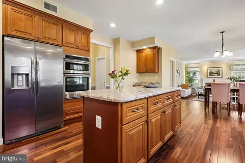 Kitchen - 13236 Maplecrest Dr, Potomac, MD 20854 photo 2 of 2