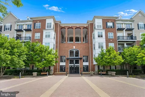501 Hungerford Dr #139, Rockville, MD 20850