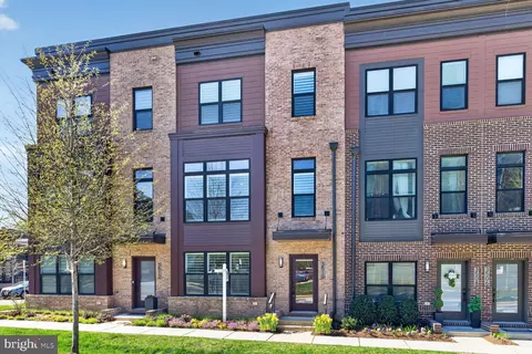 3510 Bellflower Ln, Rockville, MD 20852
