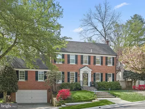 5706 Rockmere Dr, Bethesda, MD 20816