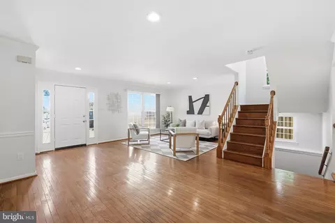 Entry Way - 15029 Shamrock Ridge Rd, Silver Spring, MD 20906 photo 2 of 5