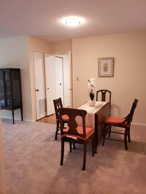 Dining - 15100 Interlachen Dr #4-520, Silver Spring, MD 20906 photo 3 of 3