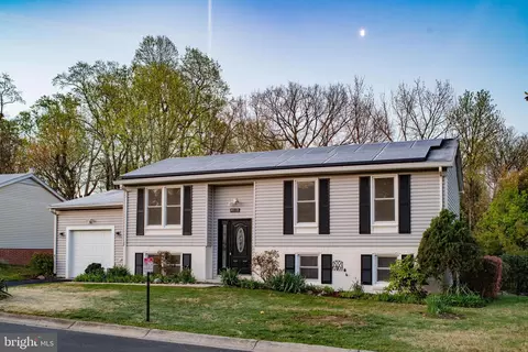 8112 Shady Spring Dr, Gaithersburg, MD 20877