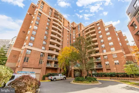 4808 Moorland Ln #614, Bethesda, MD 20814
