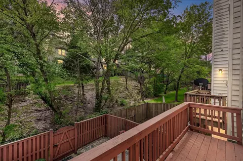 Exterior - 18733 Falling River Dr, Gaithersburg, MD 20879 photo 2 of 9