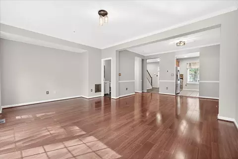 Living - 18733 Falling River Dr, Gaithersburg, MD 20879 photo 3 of 4