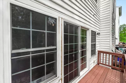 Exterior - 18733 Falling River Dr, Gaithersburg, MD 20879 photo 4 of 9