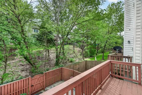 Exterior - 18733 Falling River Dr, Gaithersburg, MD 20879 photo 3 of 9